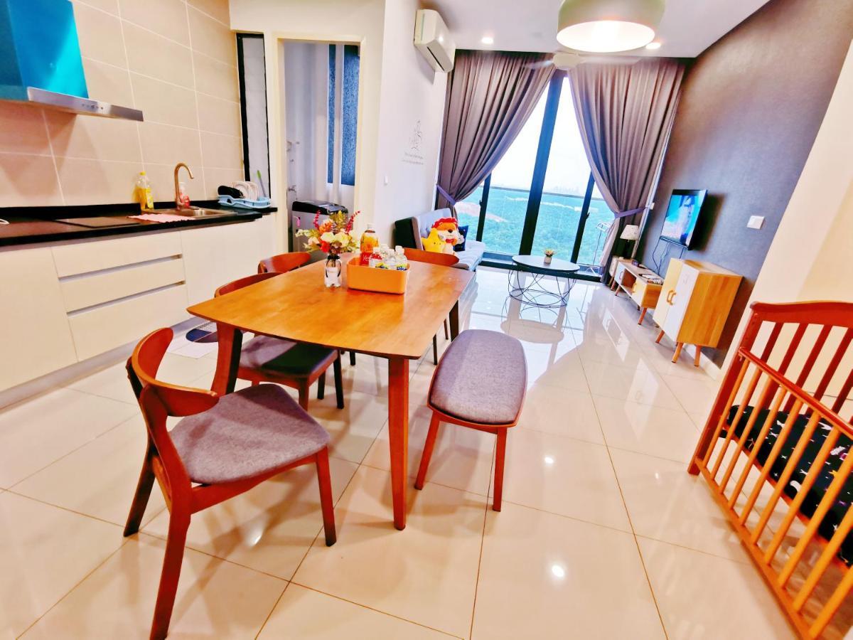 Legoland -Happy Starlight Suite-2B2R, 8Pax -Lakeview 누사자야 외부 사진